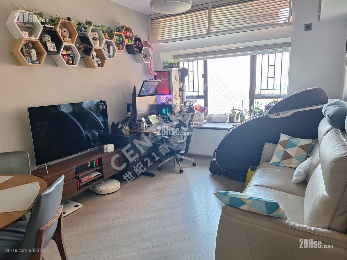 雅典居 售盘 3 房 , 2 浴室 727 平方尺