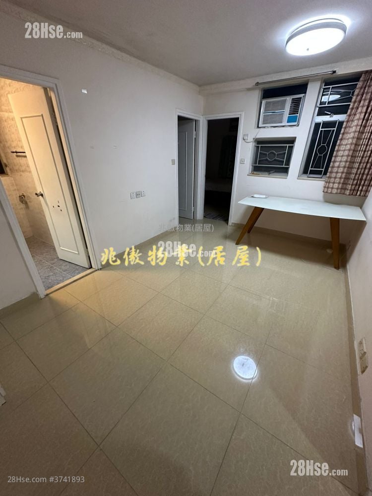 Charming Garden Sell 2 Bedrooms , 1 Bathroom 431 ft²