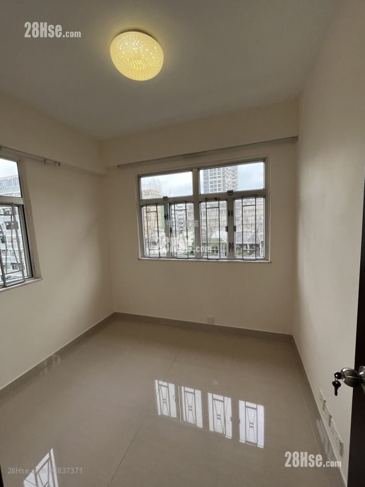 Honour Building Rental 2 Bedrooms , 1 Bathroom 460 ft²