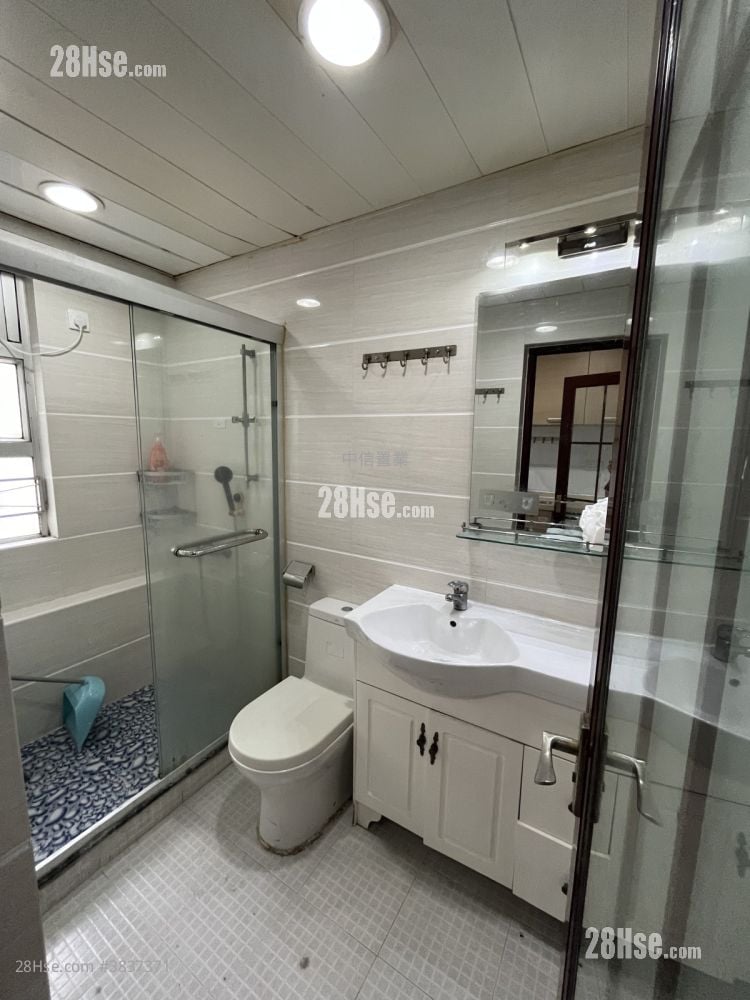 Honour Building Rental 2 Bedrooms , 1 Bathroom 460 ft²