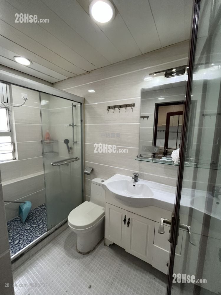 Honour Building Rental 2 Bedrooms , 1 Bathroom 460 ft²