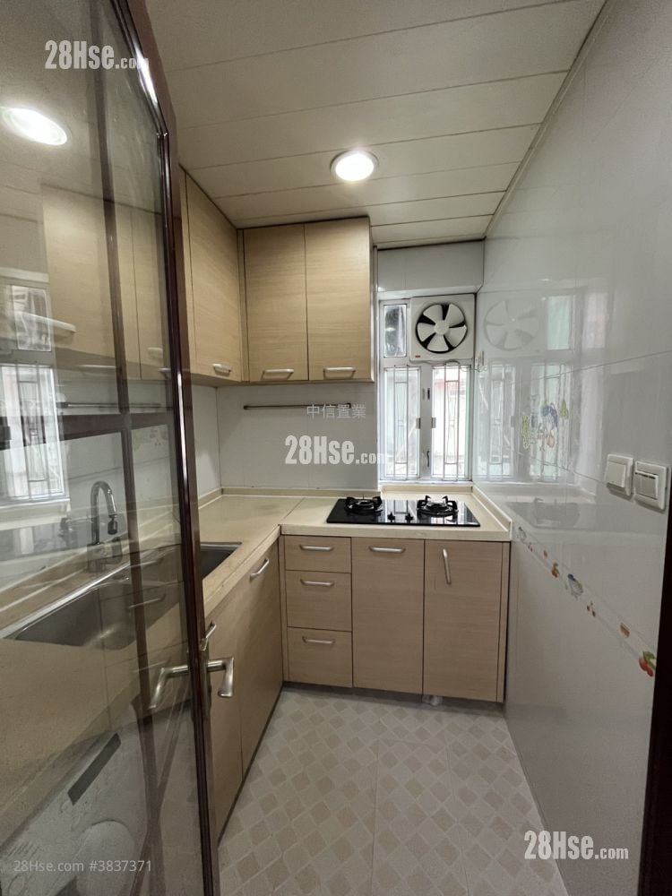 Honour Building Rental 2 Bedrooms , 1 Bathroom 460 ft²