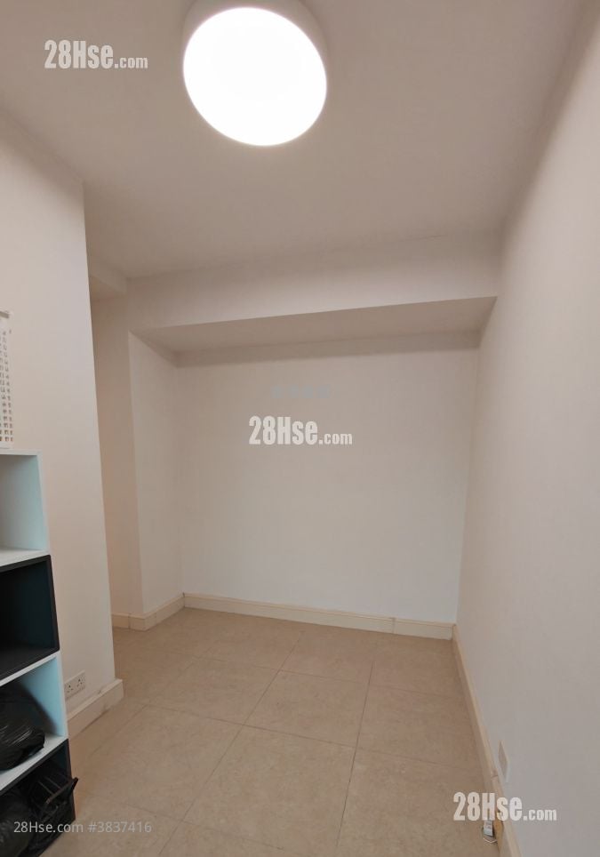 Metro Town Rental 2 Bedrooms , 1 Bathroom 492 ft²