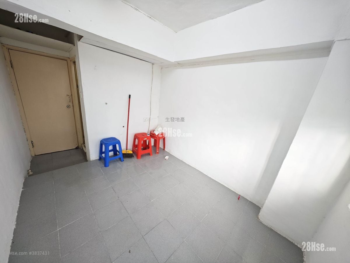 Lai King Building Rental Studio , 1 Bathroom 120 ft²