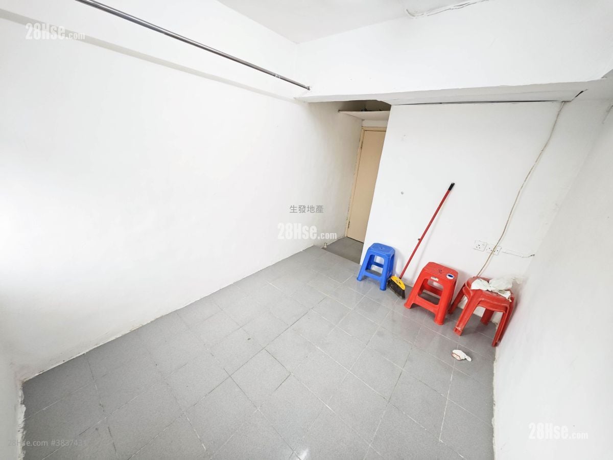 Lai King Building Rental Studio , 1 Bathroom 120 ft²