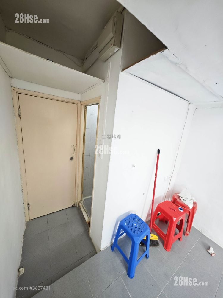 Lai King Building Rental Studio , 1 Bathroom 120 ft²