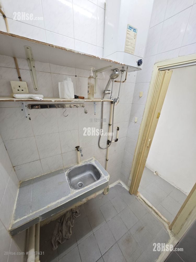 Lai King Building Rental Studio , 1 Bathroom 120 ft²