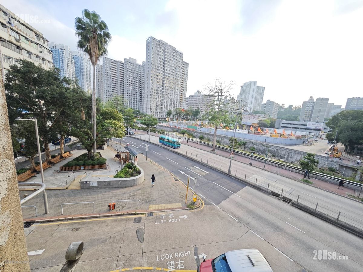Lai King Building Rental Studio , 1 Bathroom 120 ft²