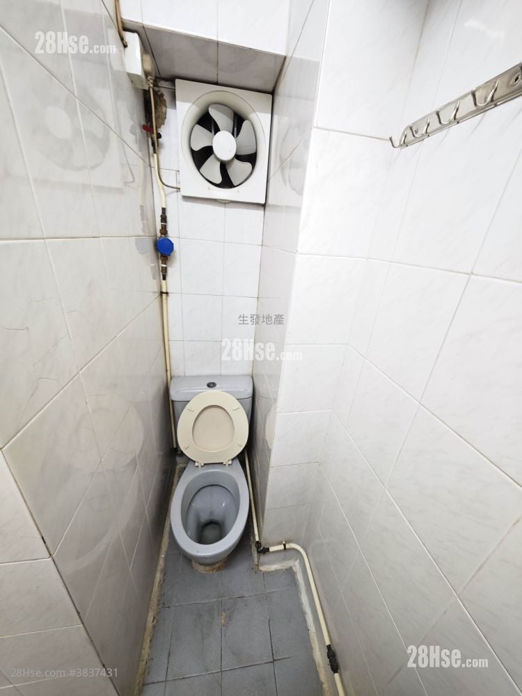 Lai King Building Rental Studio , 1 Bathroom 120 ft²