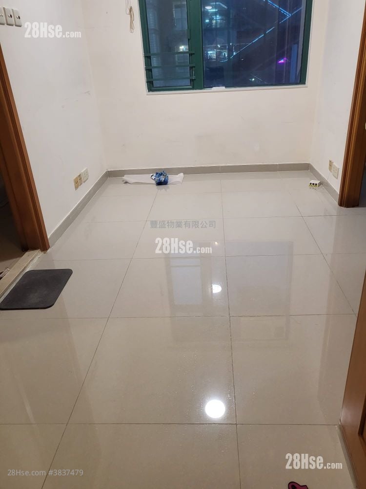 Milan Place Rental 2 Bedrooms , 1 Bathroom 315 ft²
