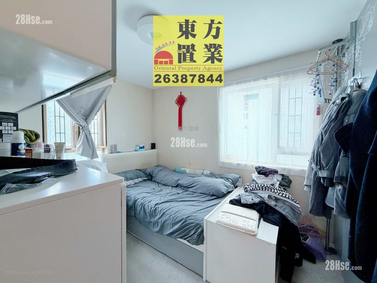村屋 售盘 5+ 房 , 3 浴室 1,400 平方尺