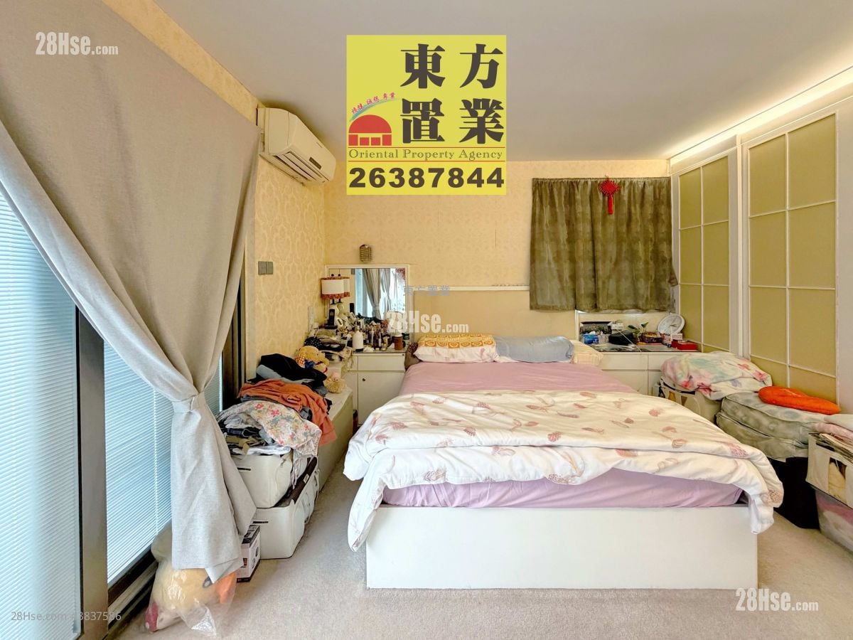村屋 售盘 5+ 房 , 3 浴室 1,400 平方尺