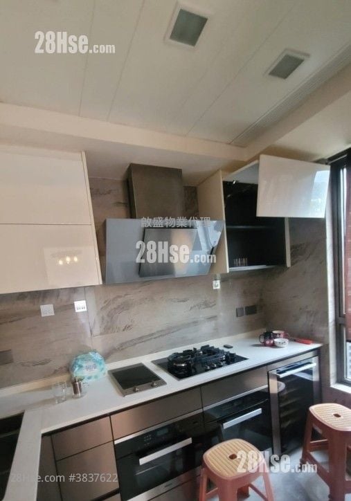 kitchen: Vibe Centro Rental 4 Bedrooms , 3 Bathrooms 1,203 ft²