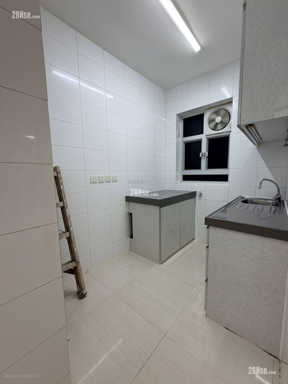 Wing Wah Mansion Rental 2 Bedrooms , 1 Bathroom 501 ft²