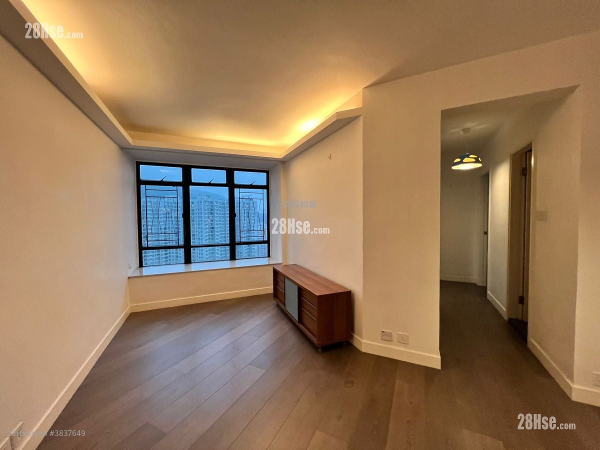 Kornhill Sell 2 Bedrooms , 1 Bathroom 461 ft²