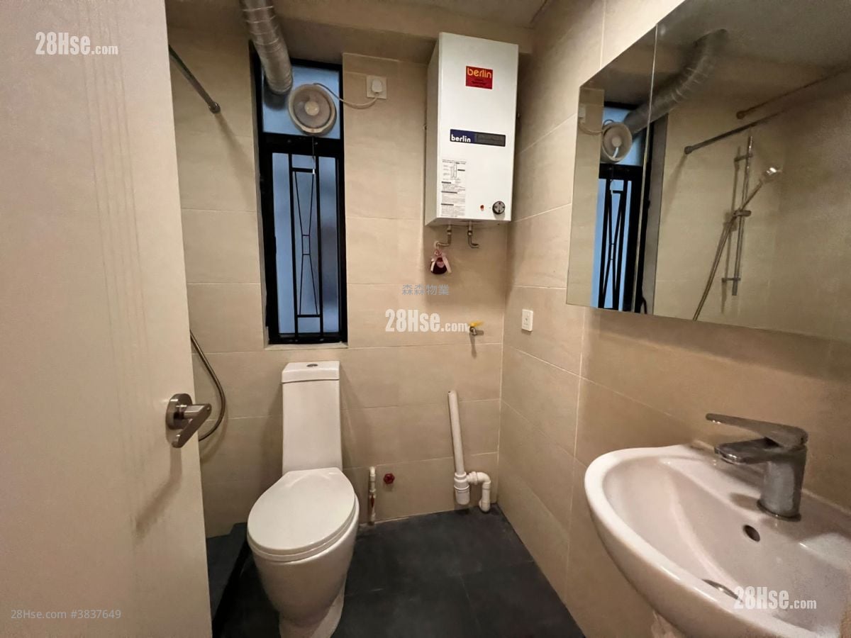 Kornhill Sell 2 Bedrooms , 1 Bathroom 461 ft²