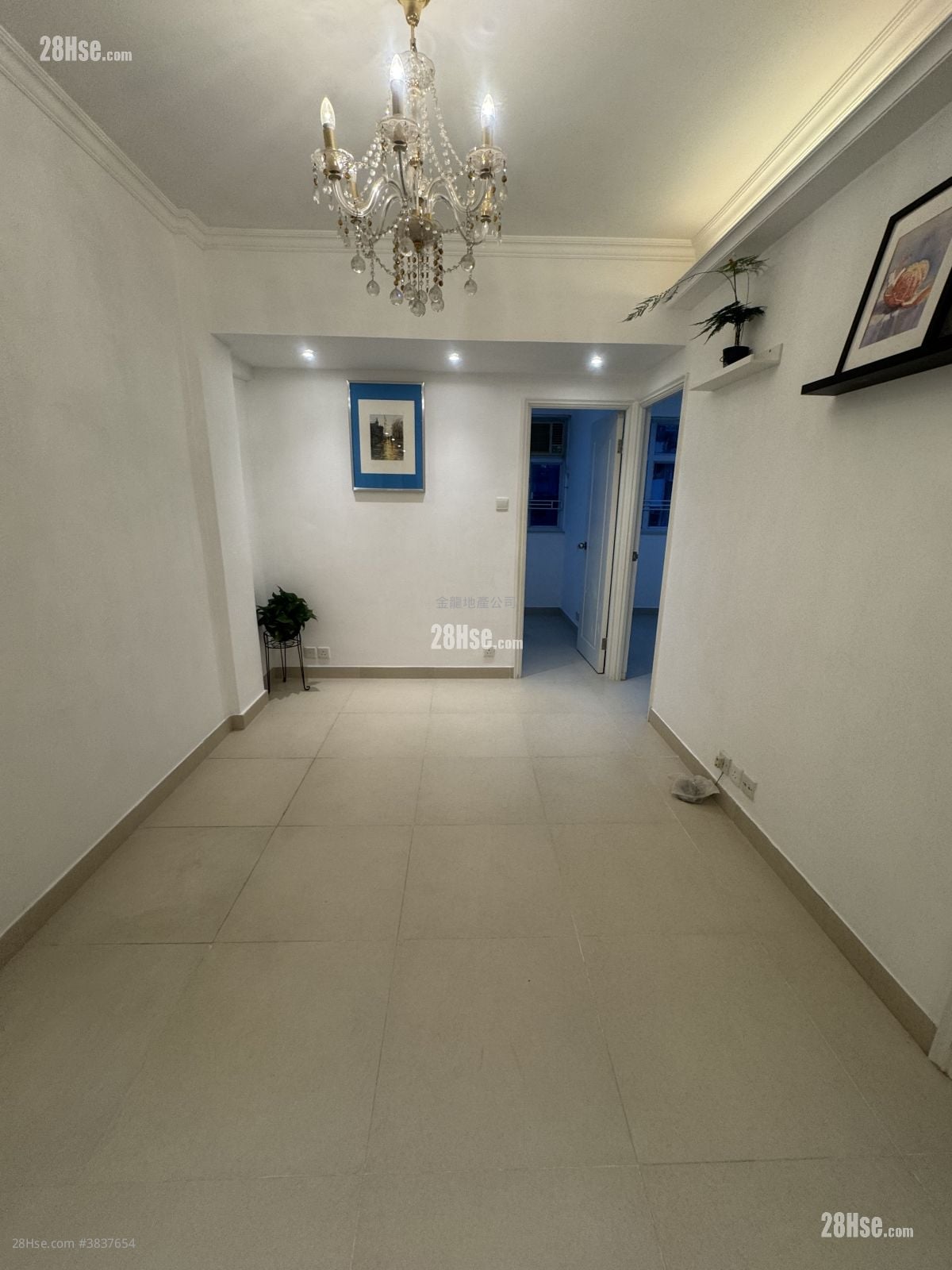 Apartment Rental 3 Bedrooms , 1 Bathroom 465 ft²