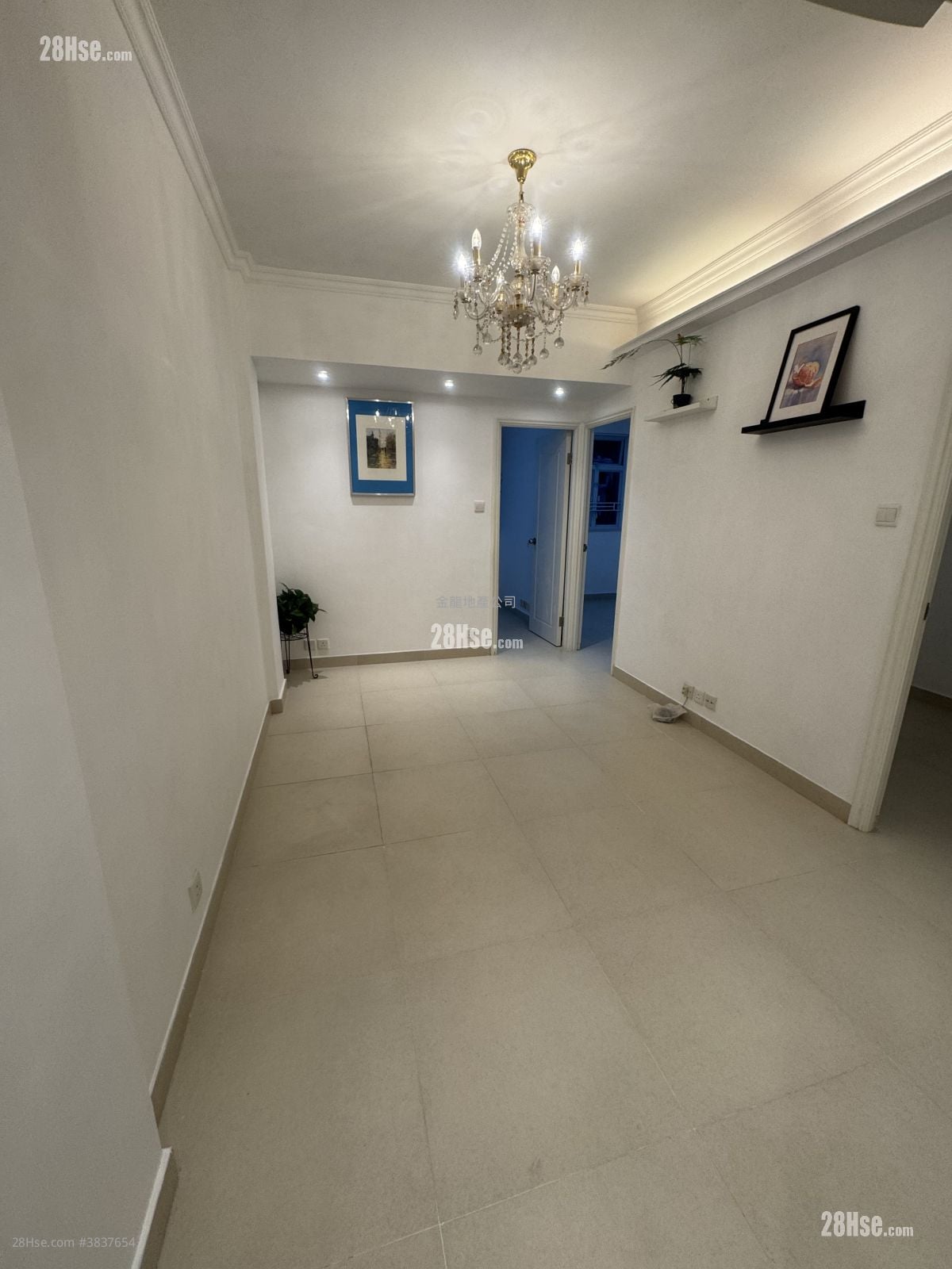 Apartment Rental 3 Bedrooms , 1 Bathroom 465 ft²