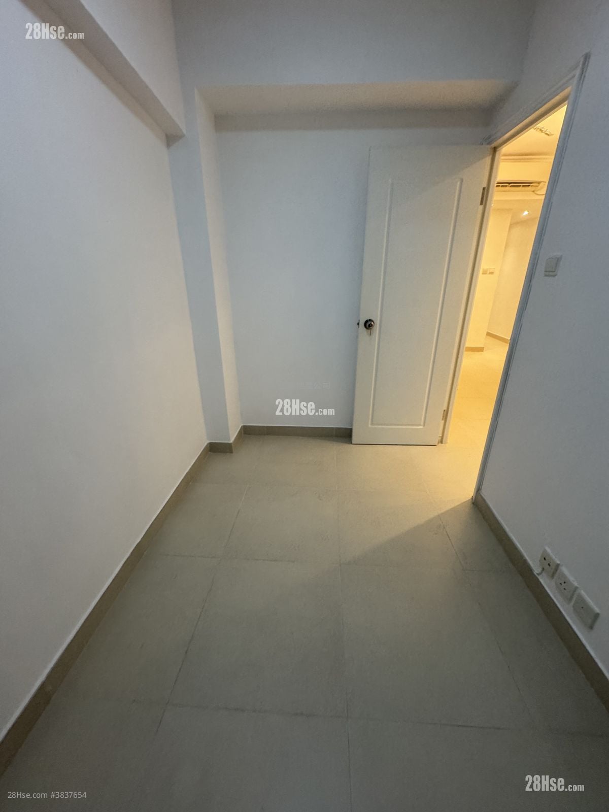 Apartment Rental 3 Bedrooms , 1 Bathroom 465 ft²