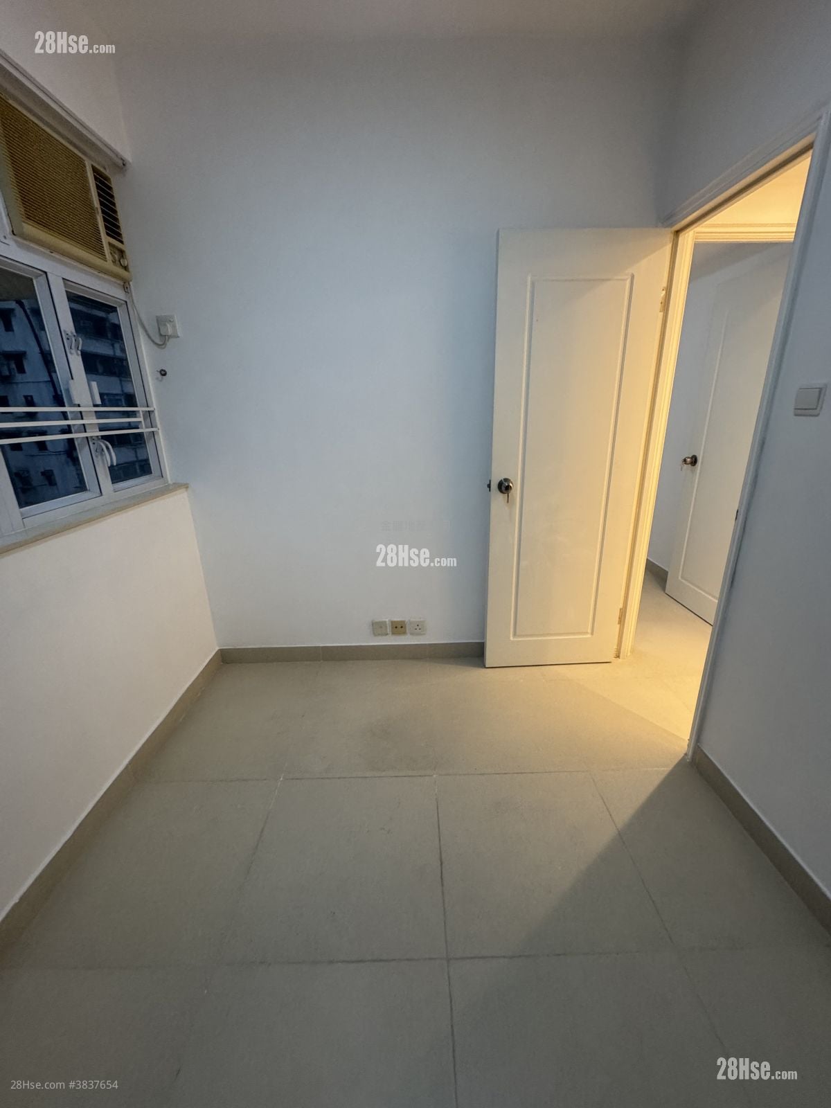 Apartment Rental 3 Bedrooms , 1 Bathroom 465 ft²