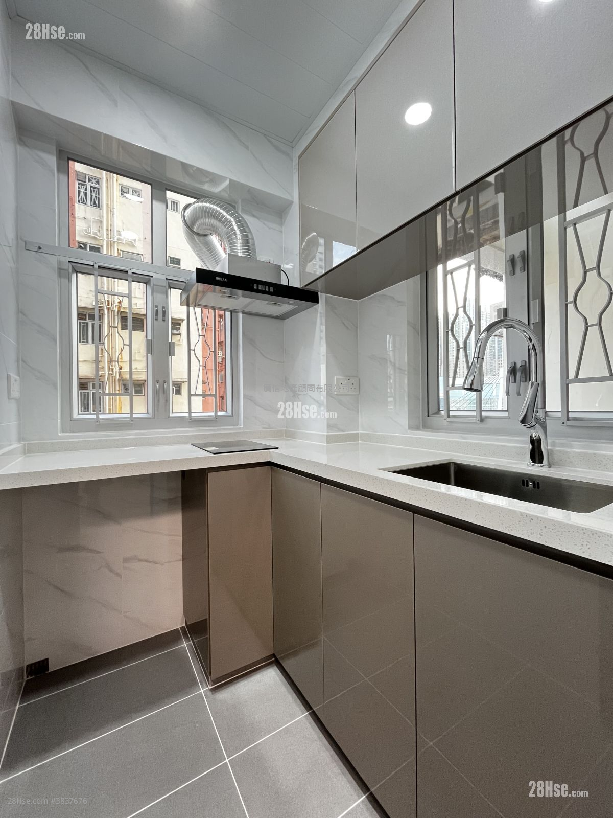 Imperial Court Rental 2 Bedrooms , 1 Bathroom 378 ft²