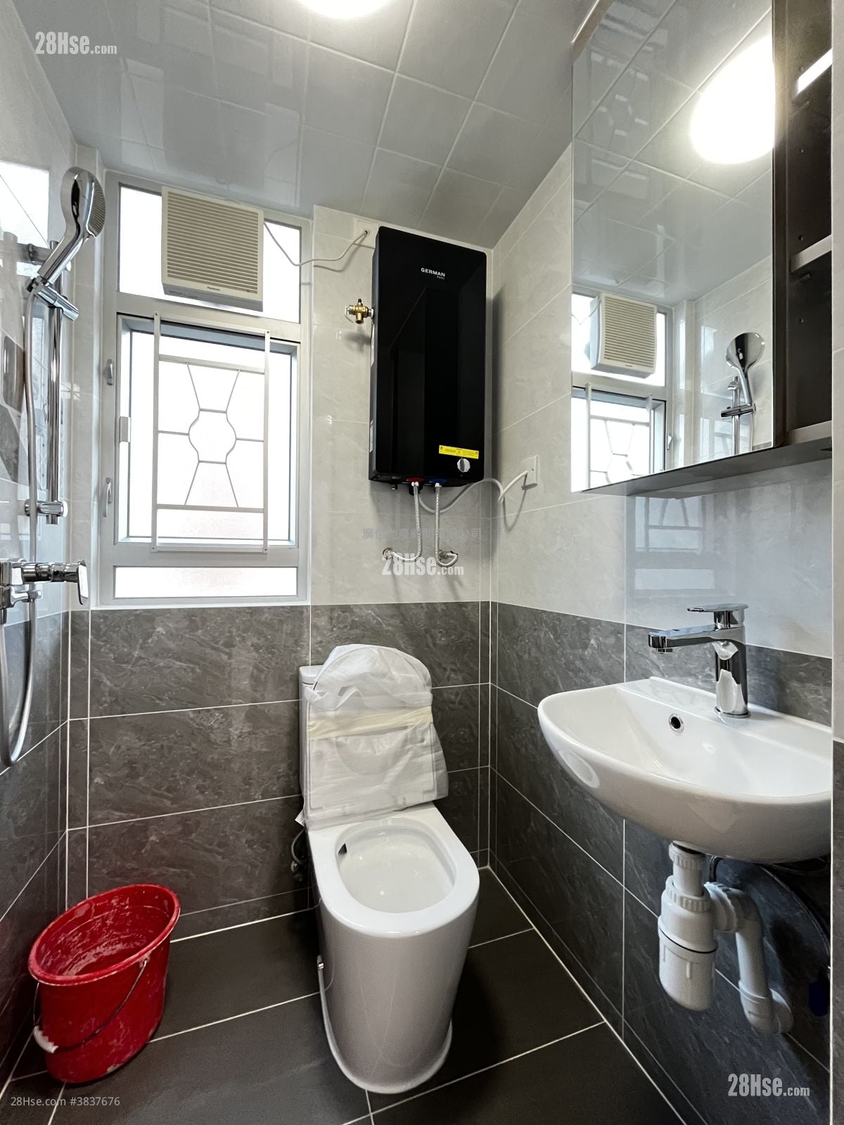 Imperial Court Rental 2 Bedrooms , 1 Bathroom 378 ft²