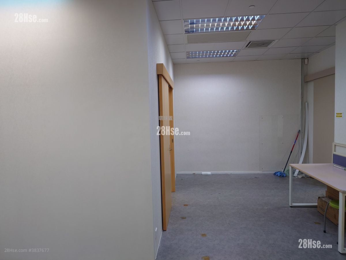 King Palace Plaza Rental 2,215 ft²