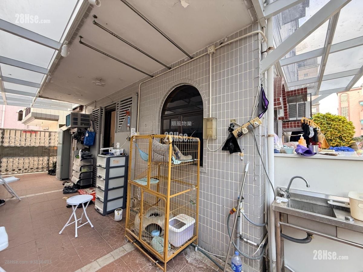 Village Sell 3 Bedrooms , 2 Bathrooms 700 ft²