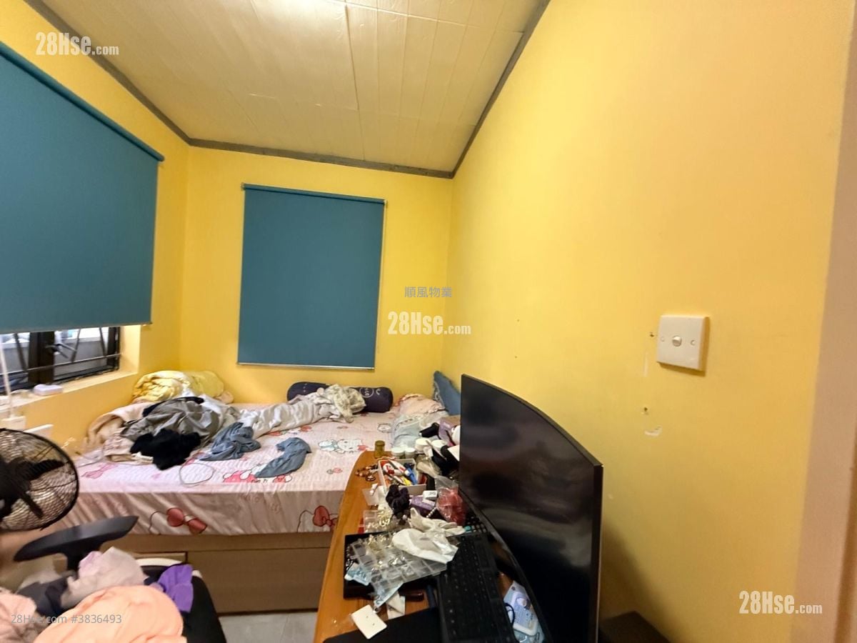 Village Sell 3 Bedrooms , 2 Bathrooms 700 ft²