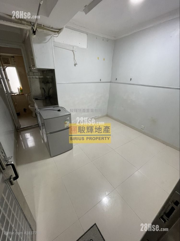 On Cheung Building Rental 130 ft²