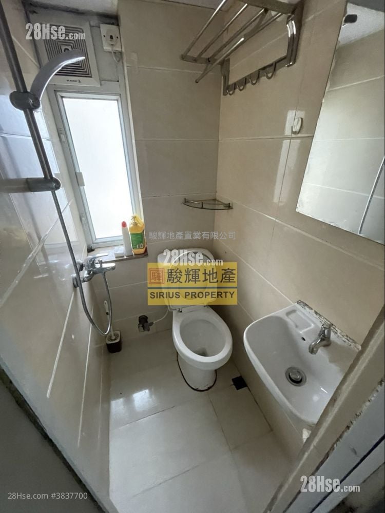 On Cheung Building Rental 130 ft²