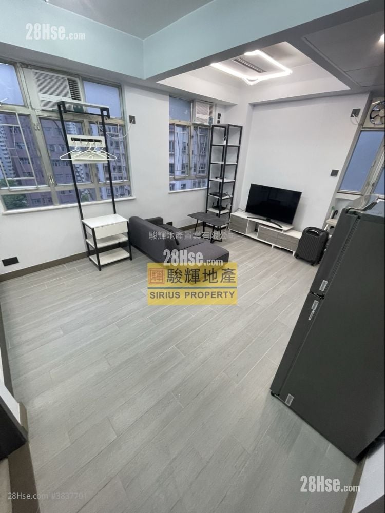 Season Mansion Rental 271 ft²