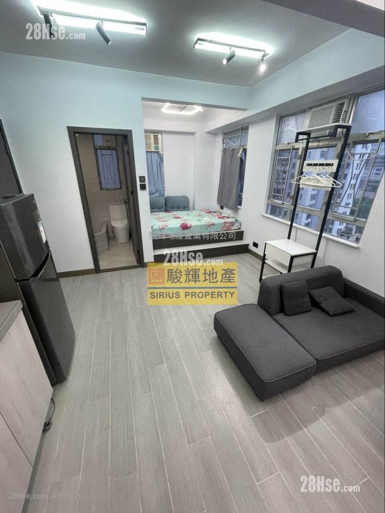 Season Mansion Rental 271 ft²