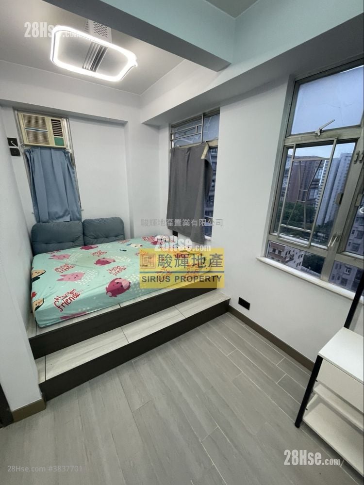 Season Mansion Rental 271 ft²