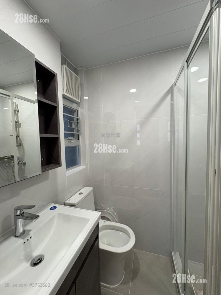 Fu Bong Mansion Rental 2 Bedrooms , 1 Bathroom 351 ft²
