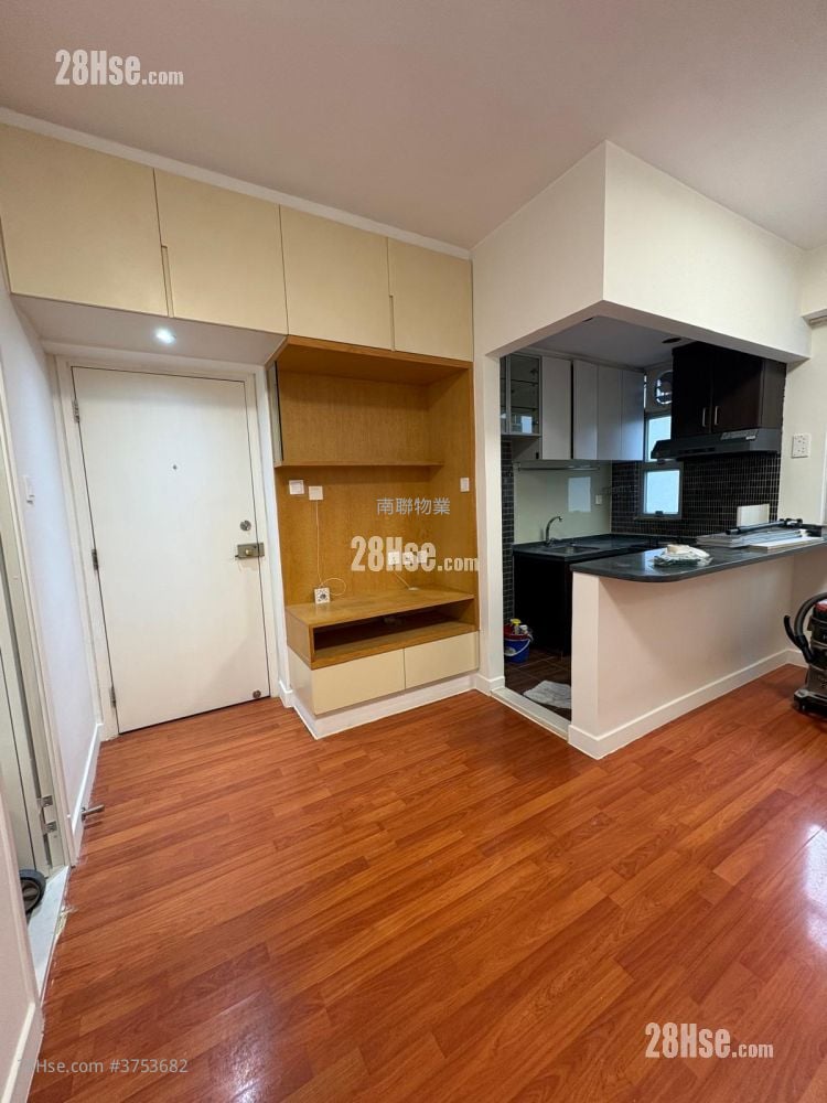 Fu Bong Mansion Rental 2 Bedrooms , 1 Bathroom 351 ft²