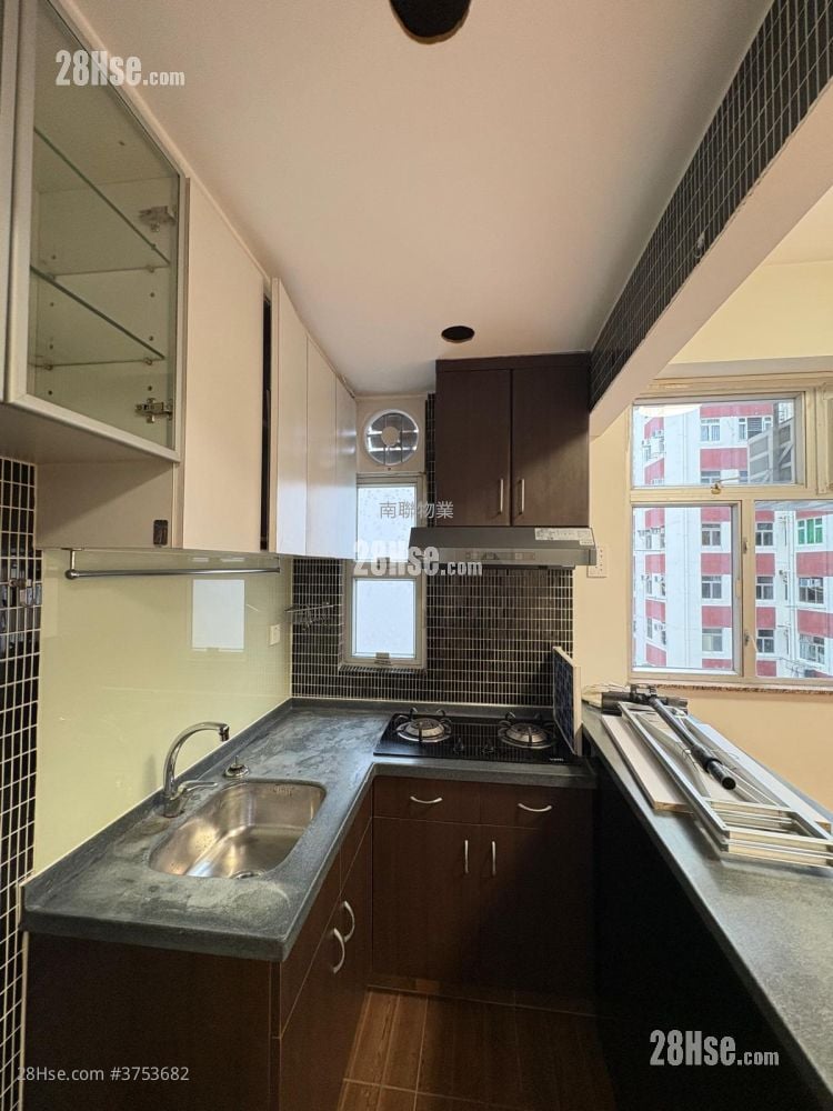 Fu Bong Mansion Rental 2 Bedrooms , 1 Bathroom 351 ft²