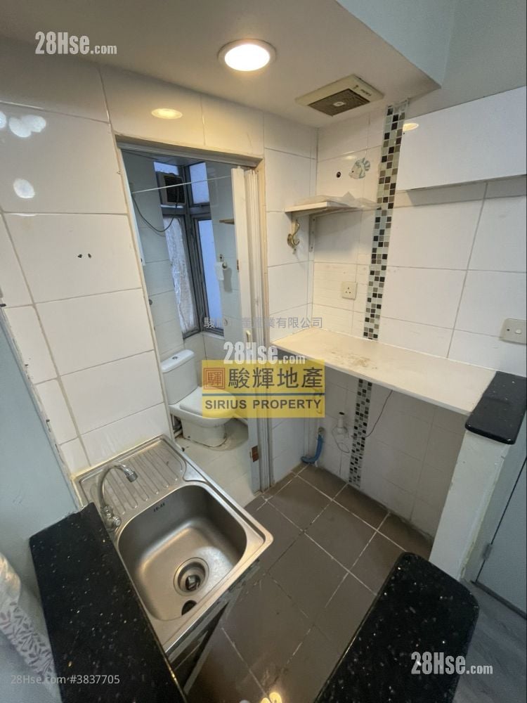 Tung On Court Rental 193 ft²