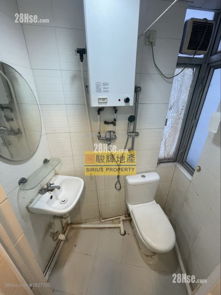 Tung On Court Rental 193 ft²