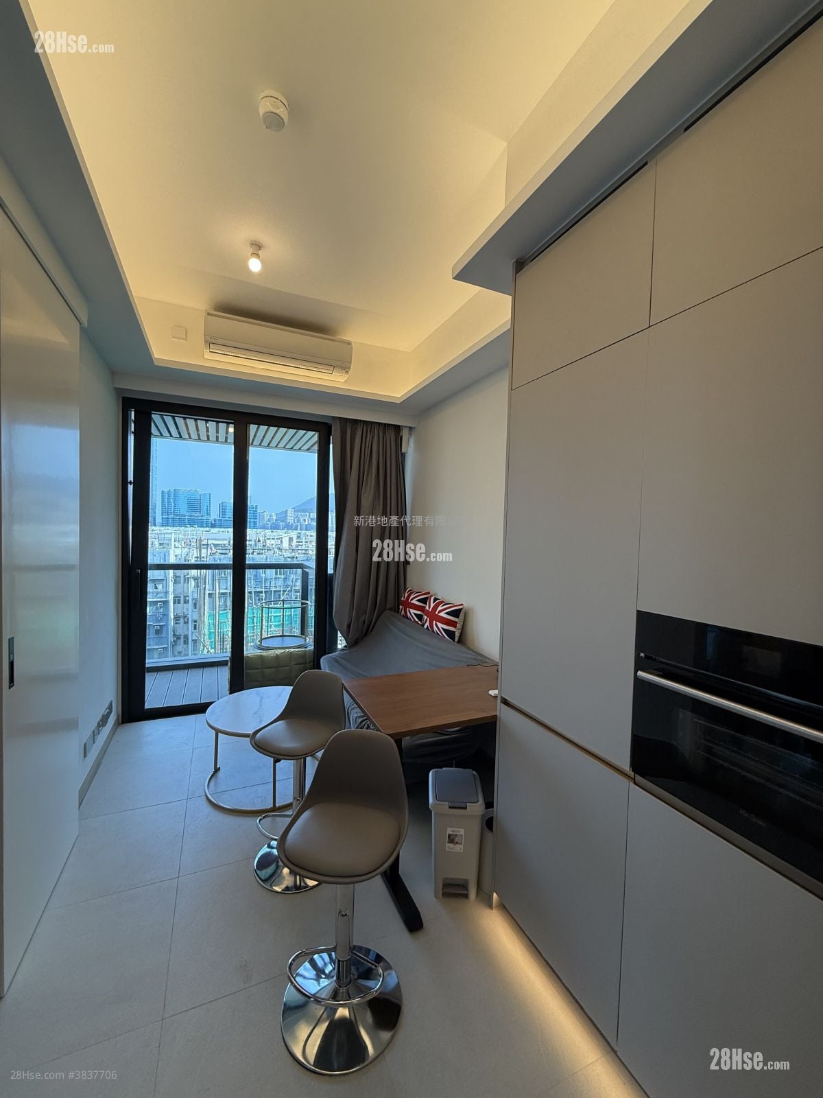 Baker Circle Euston Rental 2 Bedrooms , 1 Bathroom 374 ft²