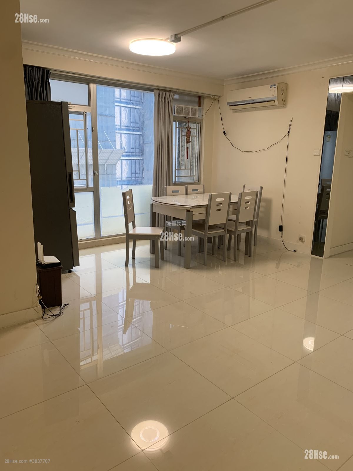 City Garden Rental 3 Bedrooms , 2 Bathrooms 807 ft²