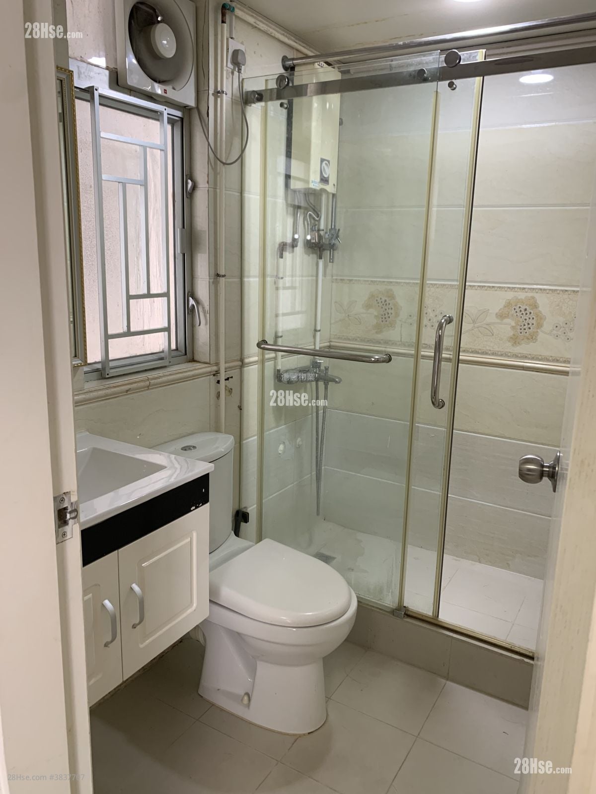 City Garden Rental 3 Bedrooms , 2 Bathrooms 807 ft²