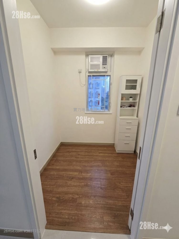 Smithfield Court Rental 2 Bedrooms , 1 Bathroom 335 ft²