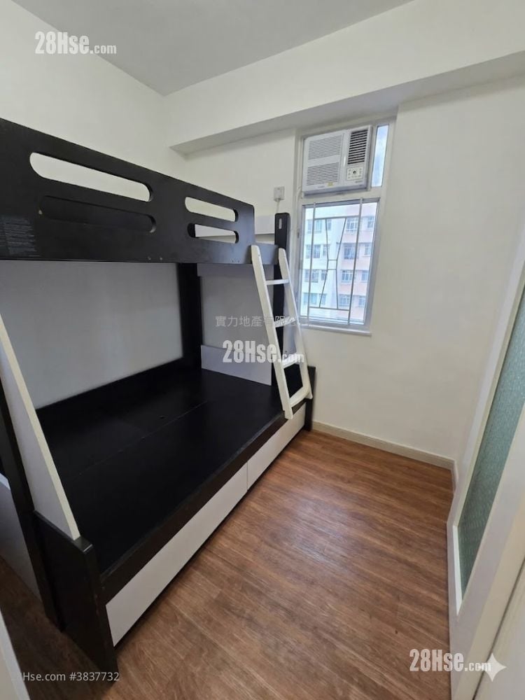 Smithfield Court Rental 2 Bedrooms , 1 Bathroom 335 ft²