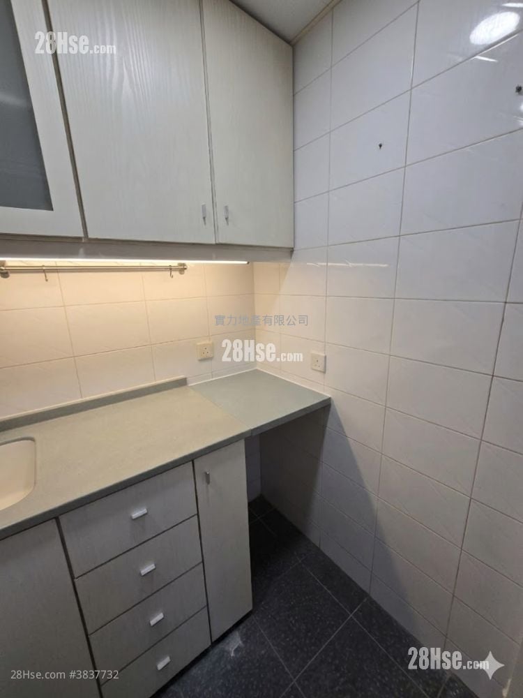 Smithfield Court Rental 2 Bedrooms , 1 Bathroom 335 ft²