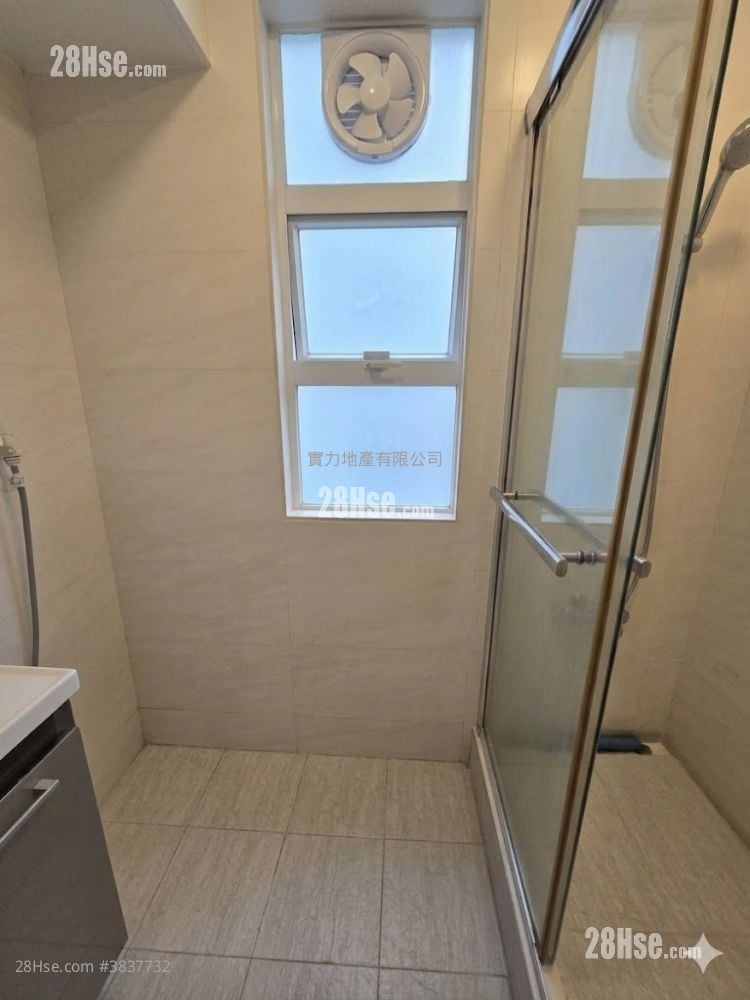 Smithfield Court Rental 2 Bedrooms , 1 Bathroom 335 ft²