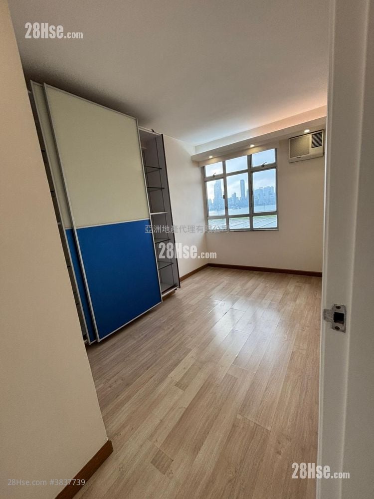 City Garden Sell 1,032 ft²