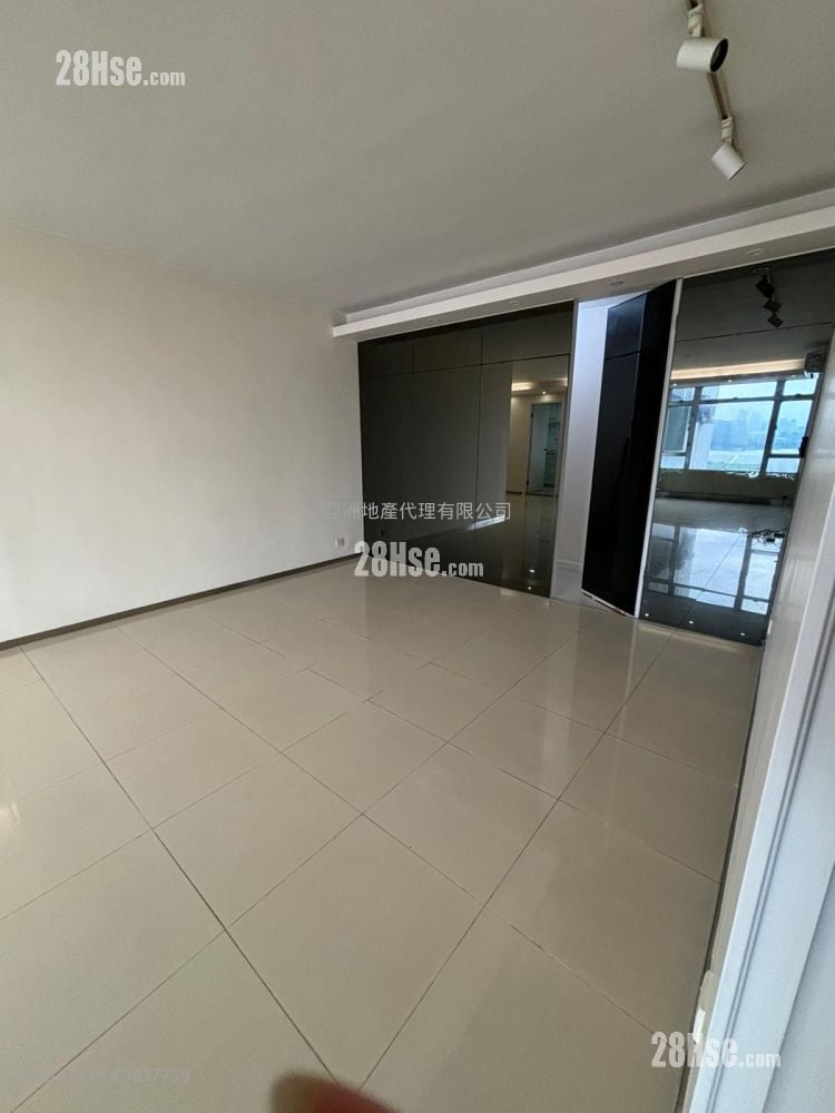 City Garden Sell 1,032 ft²