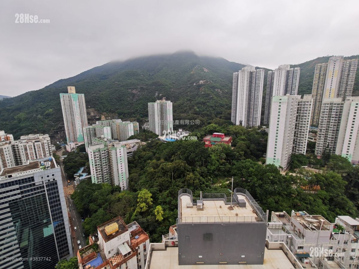 Grand Garden Rental 2 Bedrooms 475 ft²