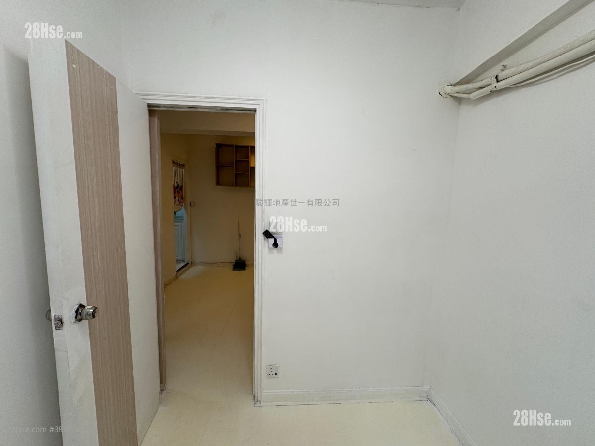 Wah Hung House Rental 2 Bedrooms , 1 Bathroom 438 ft²